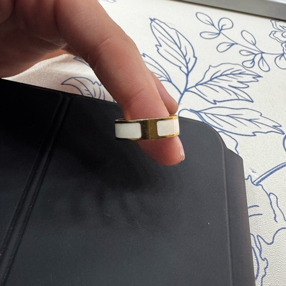 Ring - Picture 4 of 4